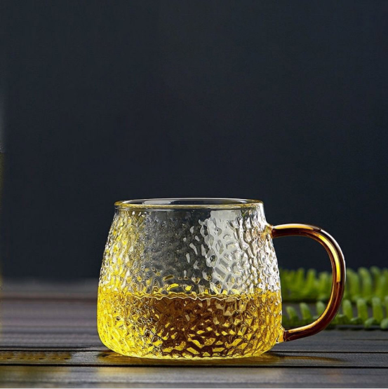 शराब पीते समय हमें पारदर्शी वाइन ग्लास की आवश्यकता क्यों होती है?