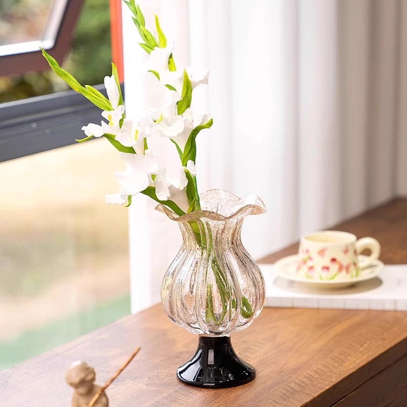 लक्जरी सोने की परत वाली पुरानी शैली का लंबा कांच का फूलदान